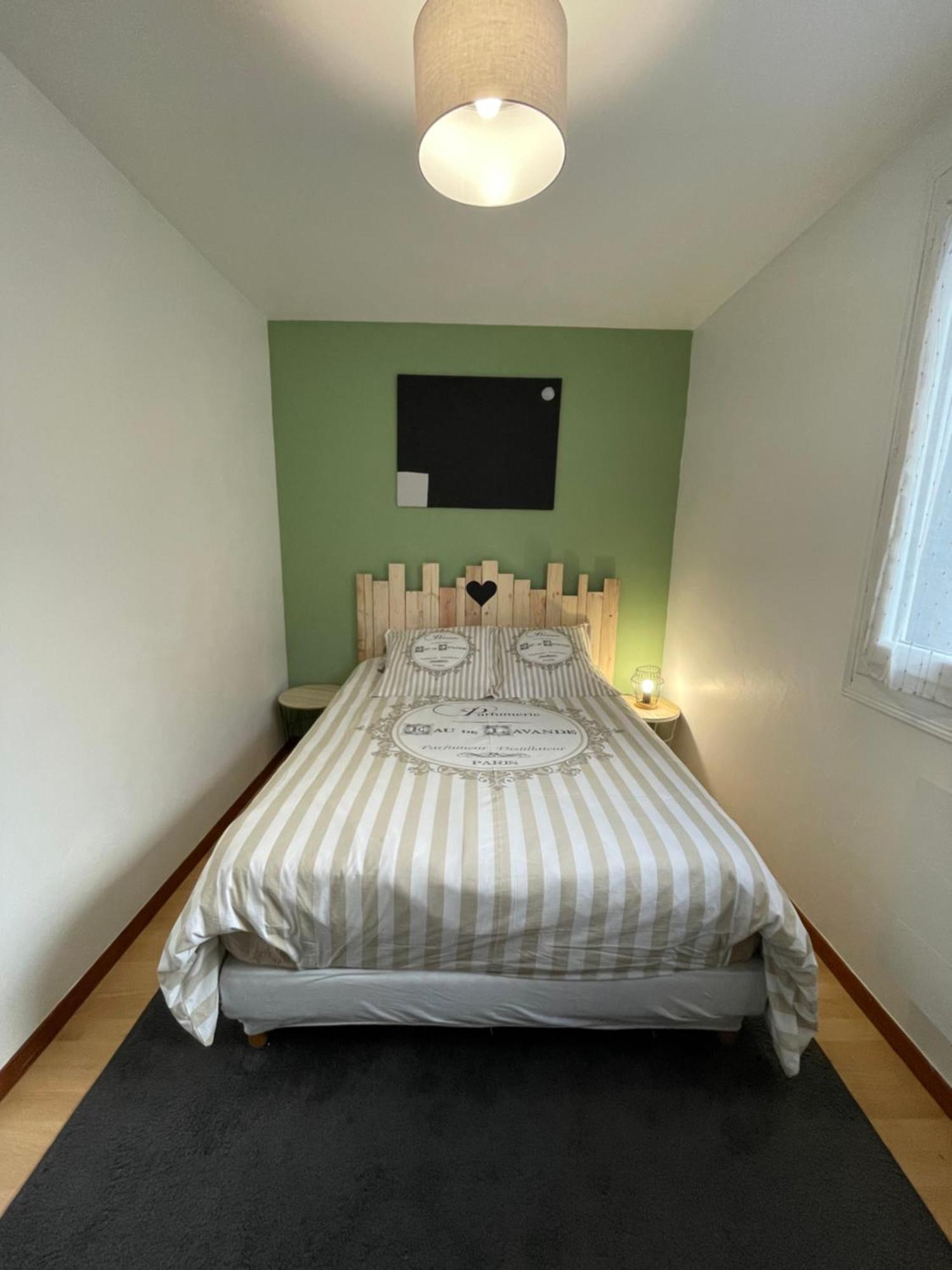 Bel Appartement Dans Residence Cheminee /Jardin ลูซ-แซ็ง-โซเวอร์ ภายนอก รูปภาพ