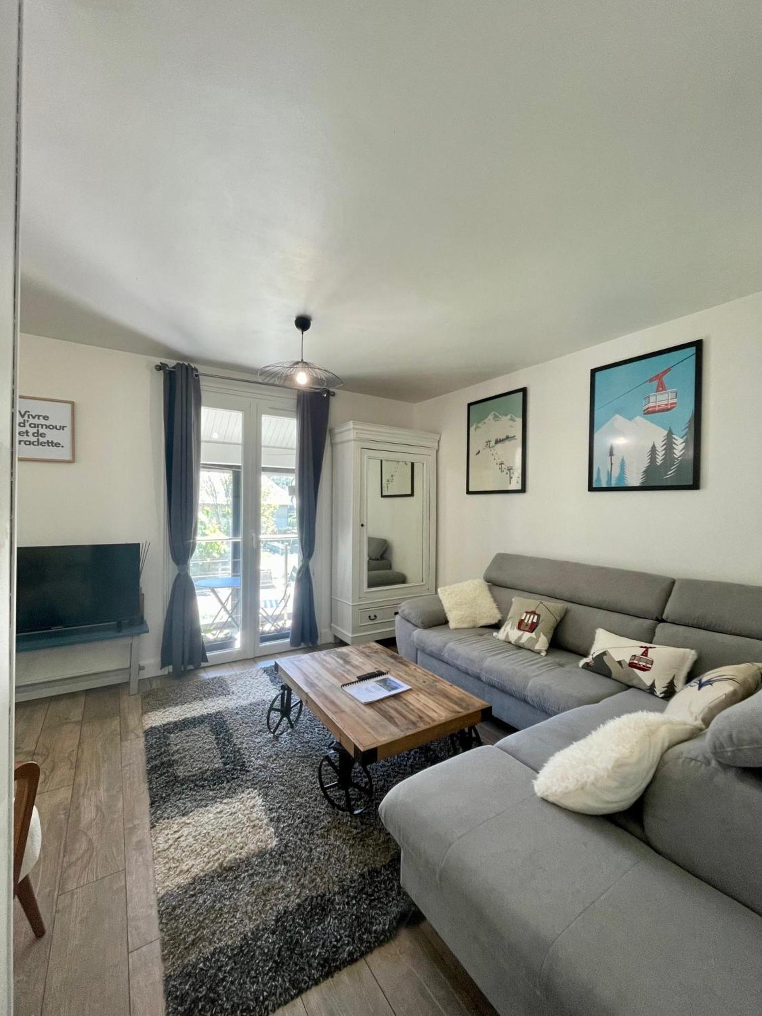 Bel Appartement Dans Residence Cheminee /Jardin ลูซ-แซ็ง-โซเวอร์ ภายนอก รูปภาพ