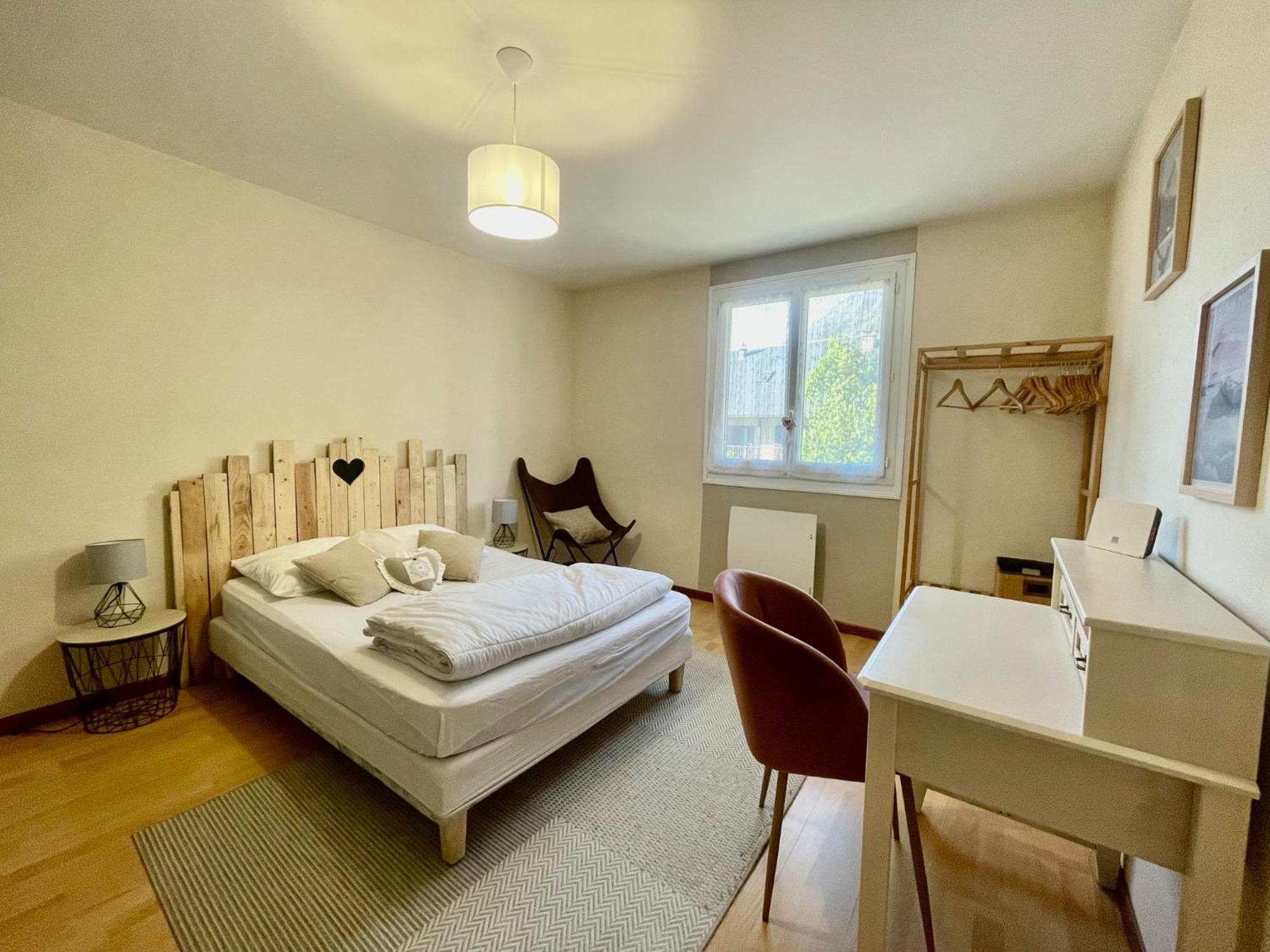 Bel Appartement Dans Residence Cheminee /Jardin ลูซ-แซ็ง-โซเวอร์ ภายนอก รูปภาพ