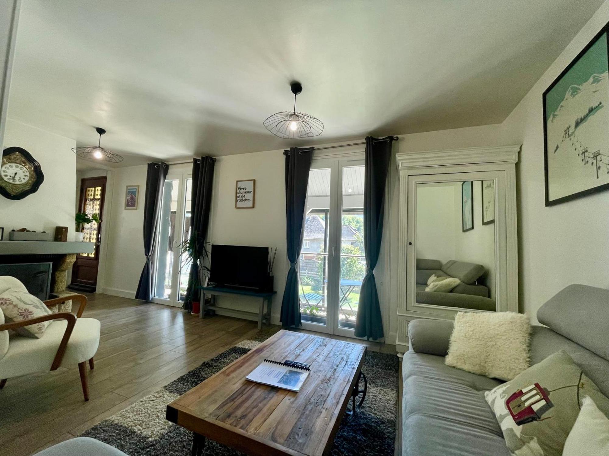 Bel Appartement Dans Residence Cheminee /Jardin ลูซ-แซ็ง-โซเวอร์ ภายนอก รูปภาพ