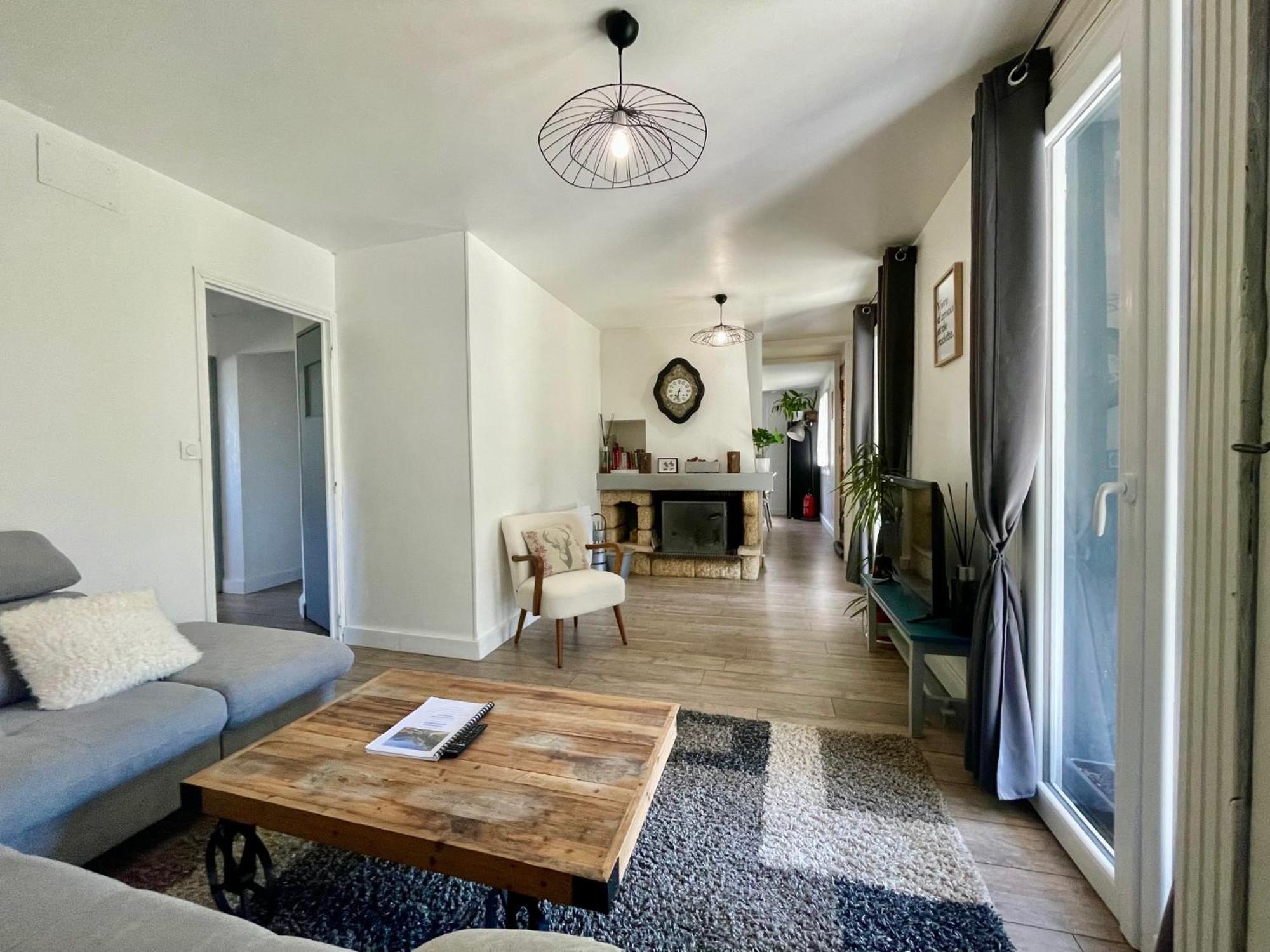 Bel Appartement Dans Residence Cheminee /Jardin ลูซ-แซ็ง-โซเวอร์ ภายนอก รูปภาพ