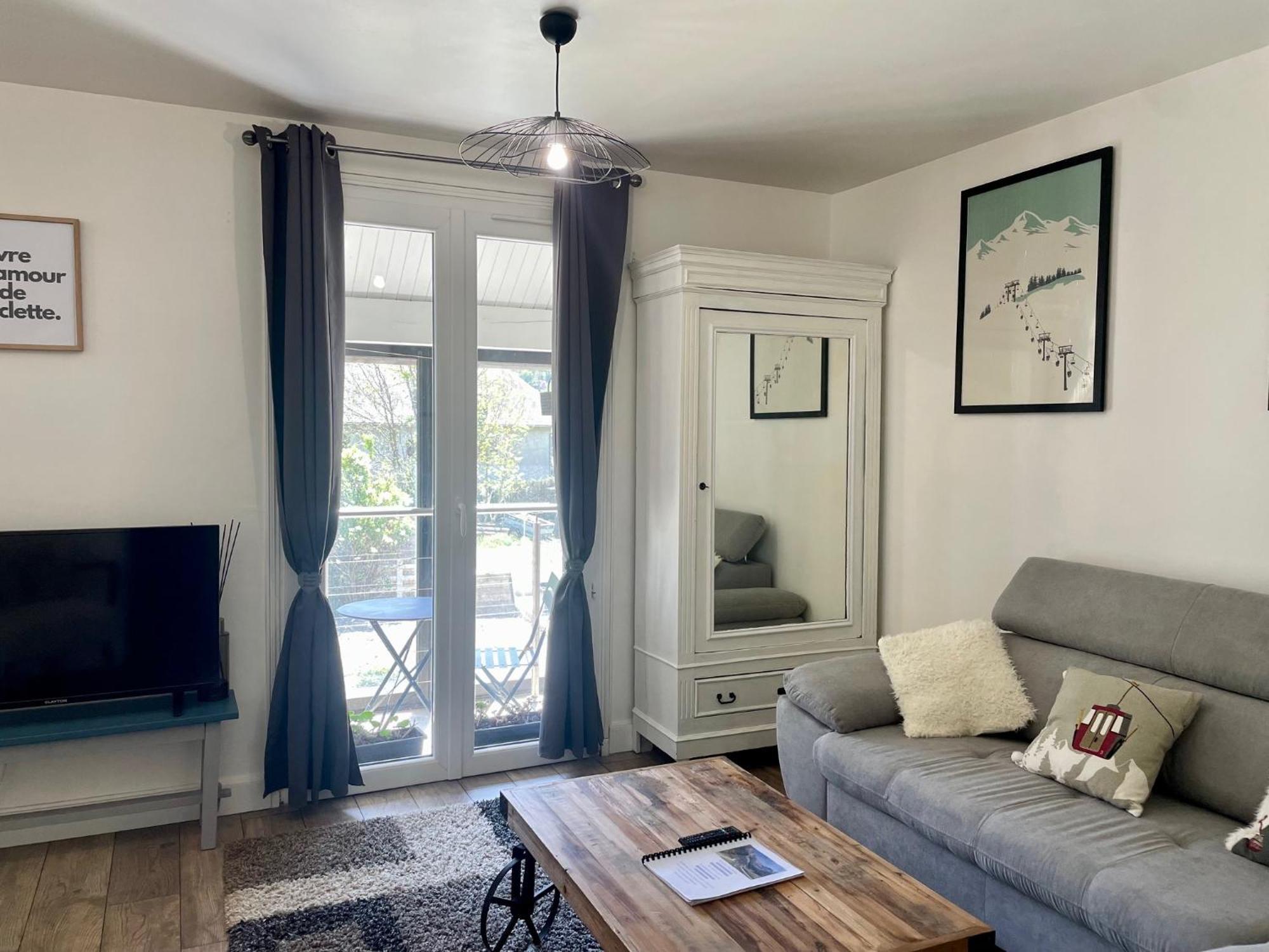 Bel Appartement Dans Residence Cheminee /Jardin ลูซ-แซ็ง-โซเวอร์ ภายนอก รูปภาพ